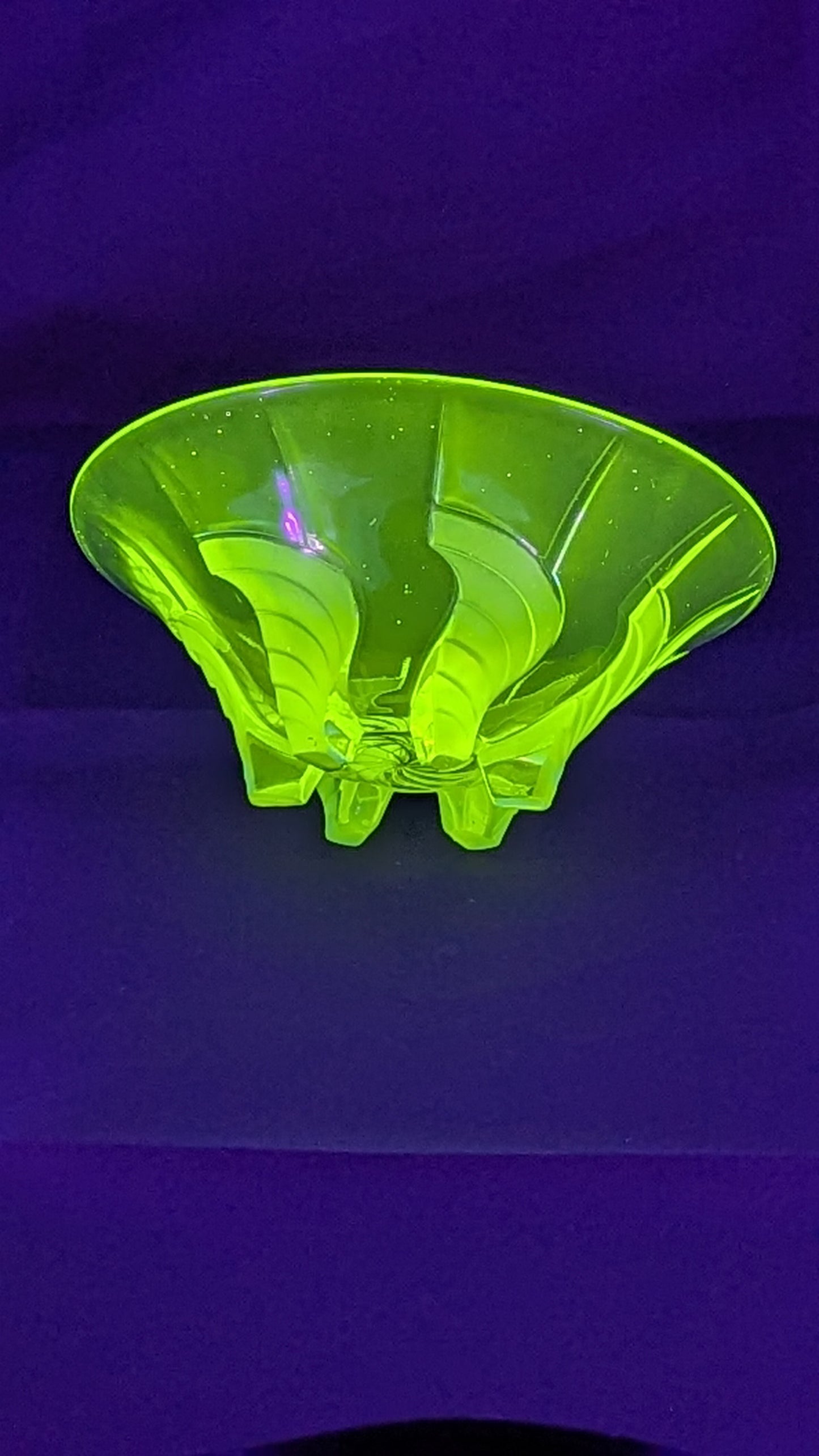 Vintage Vaseline Glass Fruit Bowl 1920's