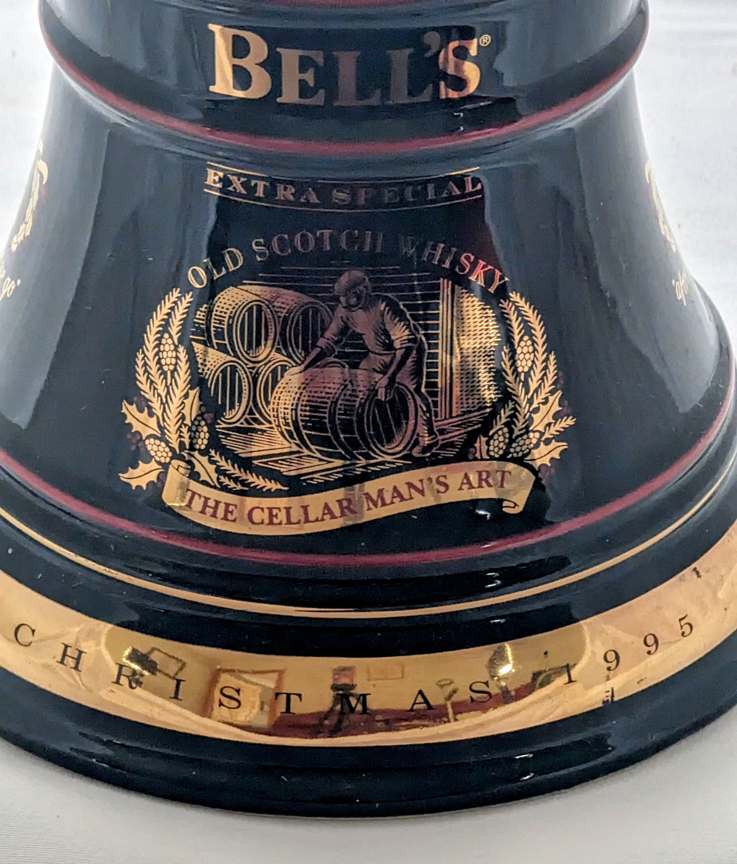 Wade Ceramic Bells Extra Special Scotch Whisky Decanter Lg
