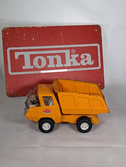 Tonka Toys - Metal Tipper Truck