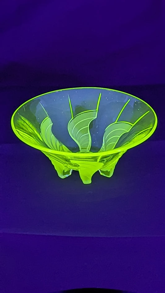 Vintage Vaseline Glass Fruit Bowl 1920's